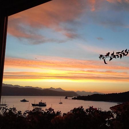 Casa Vacanze Ibiscus Porto Venere Buitenkant foto