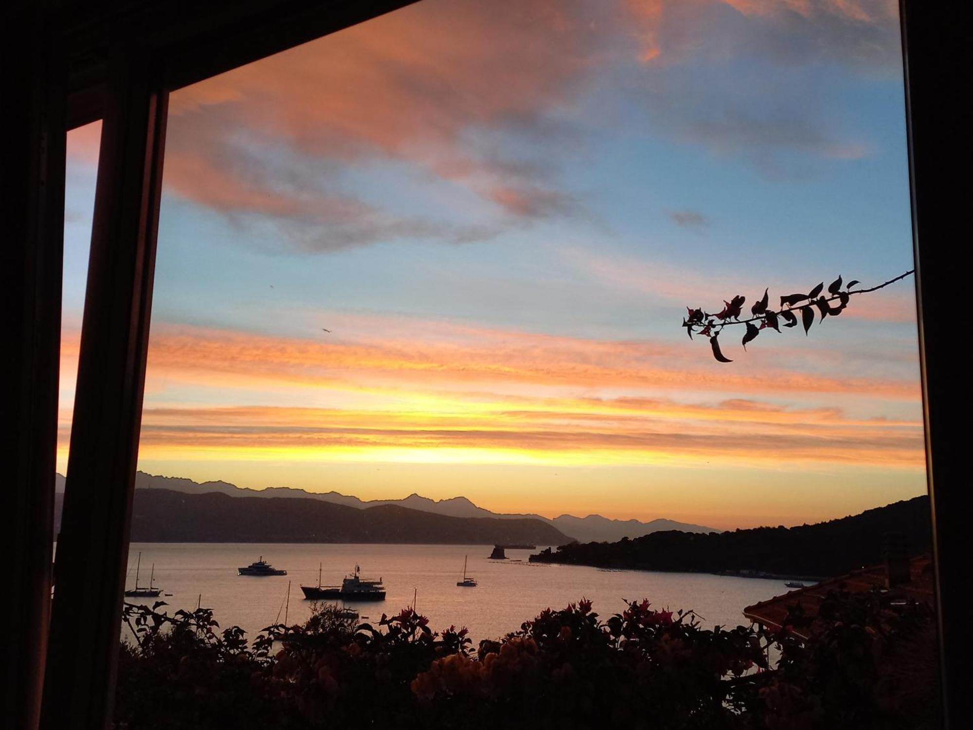 Casa Vacanze Ibiscus Porto Venere Buitenkant foto